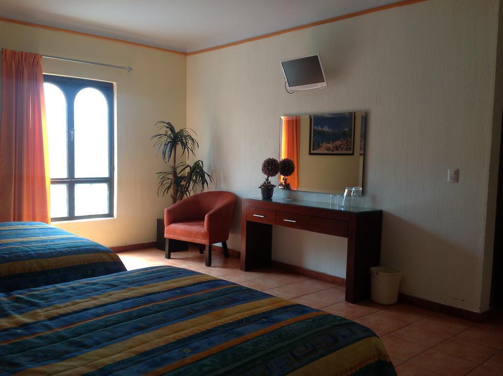 Hotel Plaza Rubio Amatitan Chambre photo