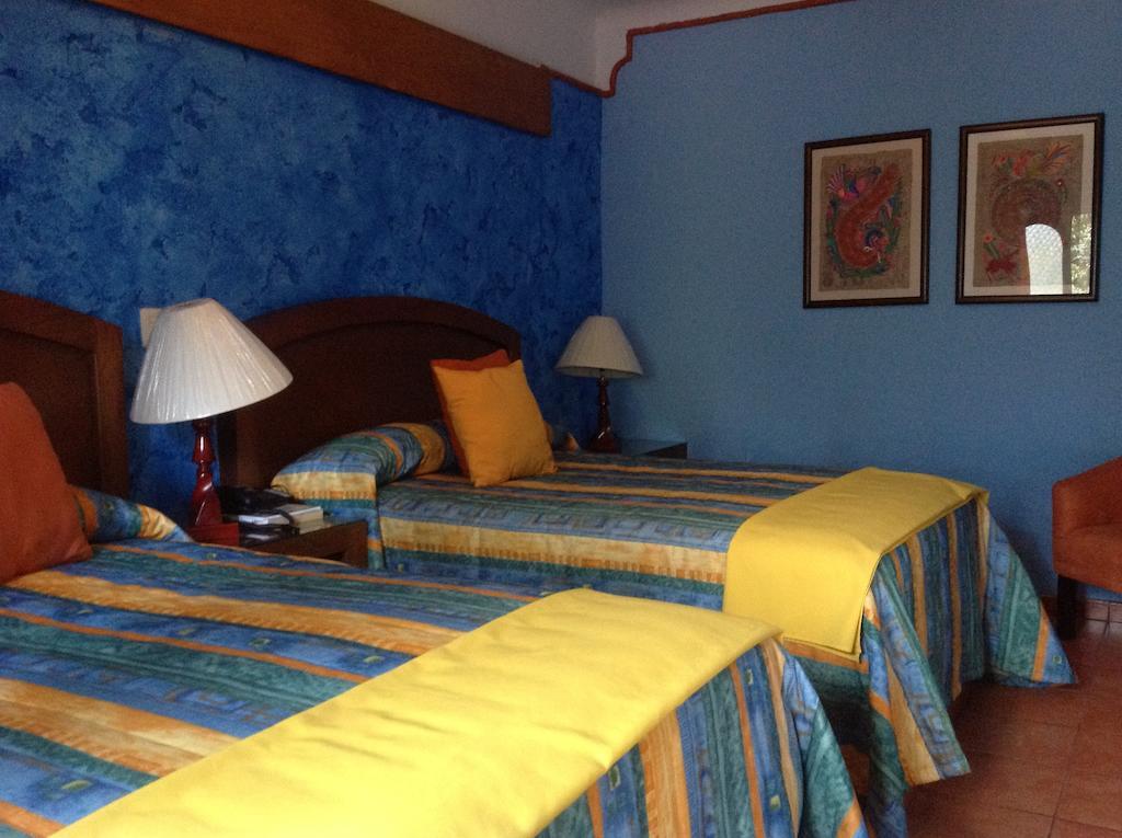 Hotel Plaza Rubio Amatitan Chambre photo