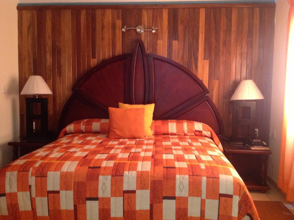 Hotel Plaza Rubio Amatitan Chambre photo